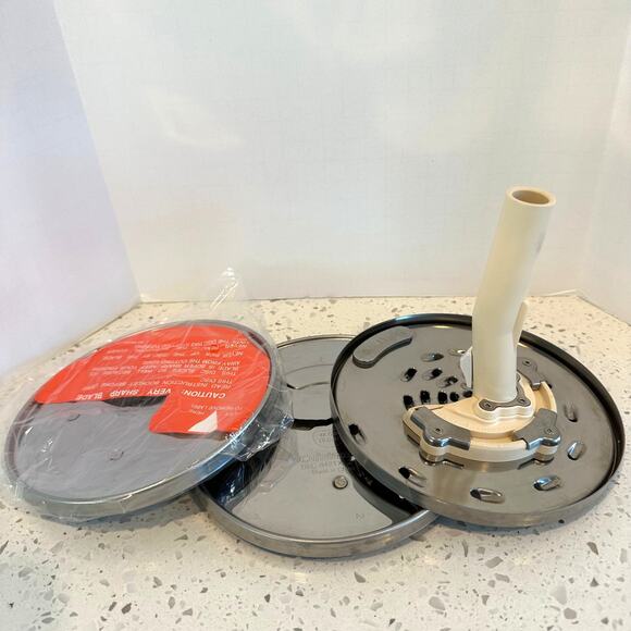 Cuisinart Set of Slicing and Shredding Discs plus Stem Adapter EUC - Picture 5 of 7